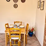 Among Olive Trees And Vineyards In Complete Relax - Torreselle Daire *